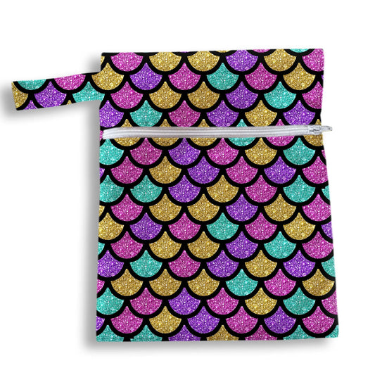 Bolsa escamas morado agua 18 x 25 cms